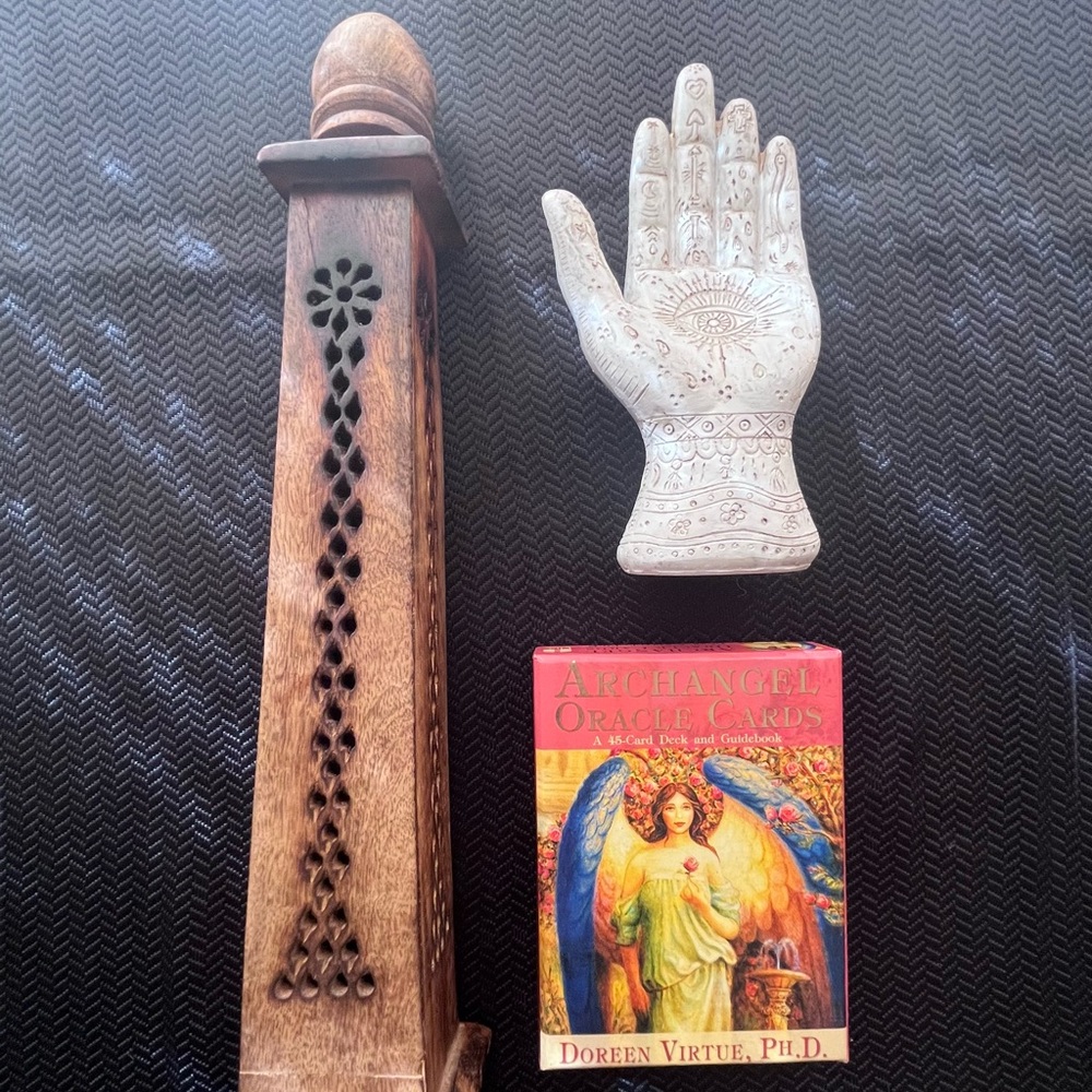 *3(some) Wooden Incense Holder and Decorative Hand with Oracle Cards